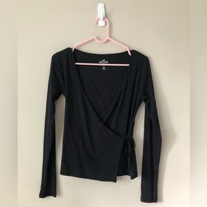Hollister wrap top in black